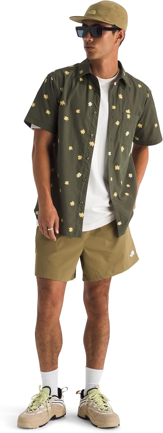 image:imageThe North Face Mens Short Sleeve Baytrail Pattern ButtonDown Shirt Soft Cotton TShirt Chest PocketNew Taupe Green Simple Floral Print