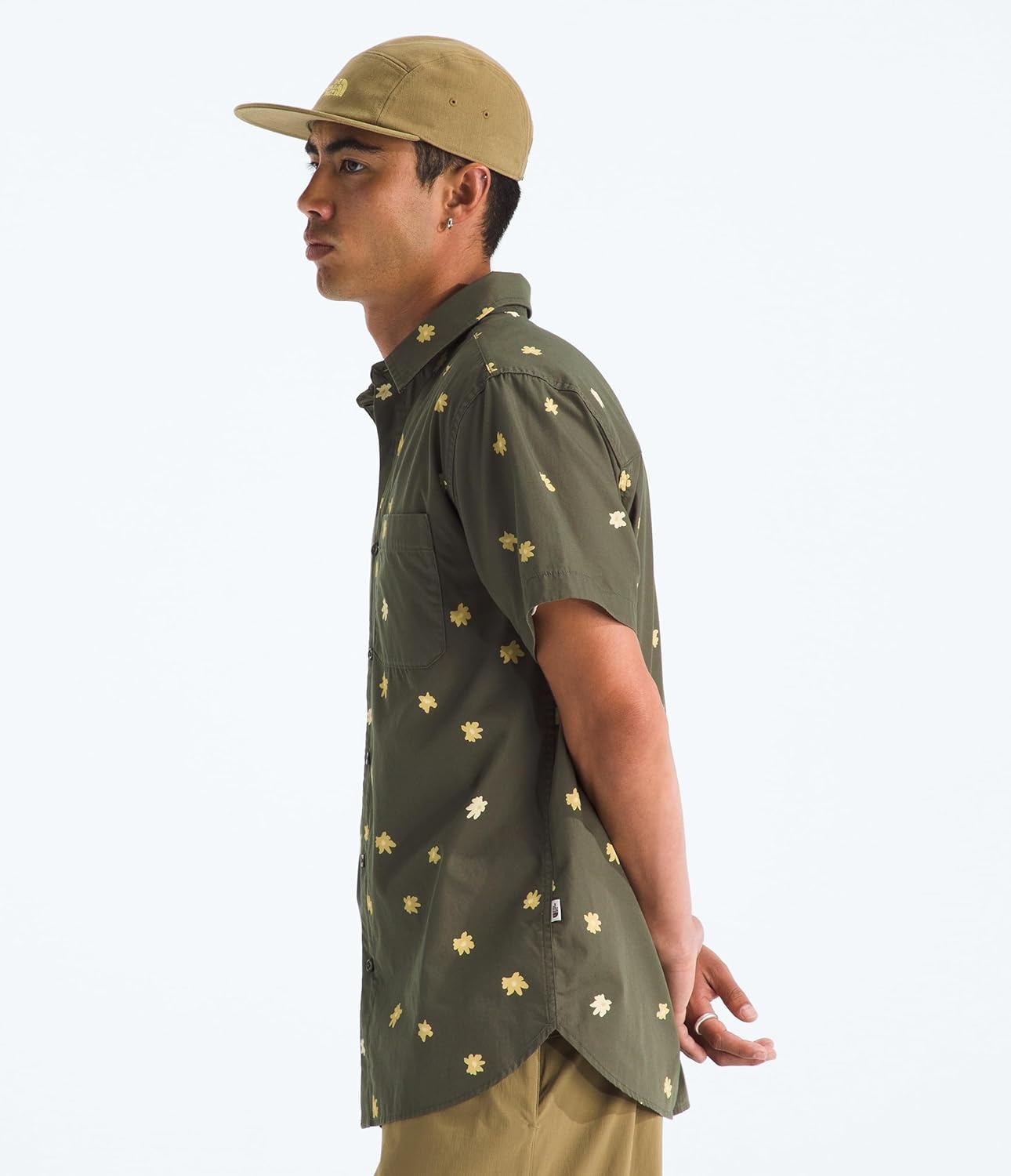 image:imageThe North Face Mens Short Sleeve Baytrail Pattern ButtonDown Shirt Soft Cotton TShirt Chest PocketNew Taupe Green Simple Floral Print