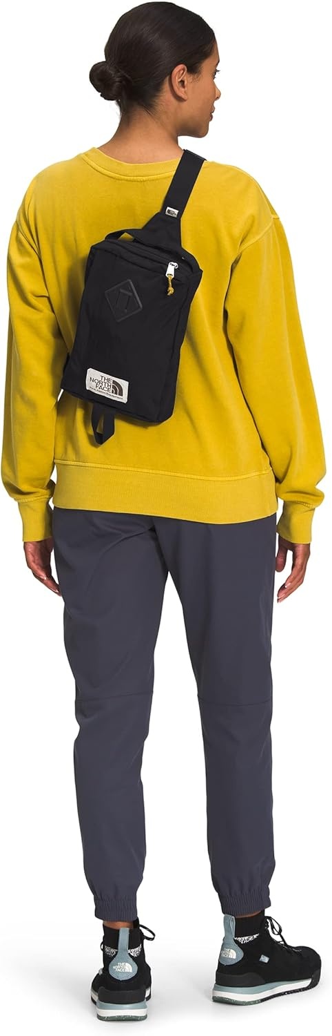 image:imageTHE NORTH FACE Berkeley Field BagTnf BlackMineral Gold