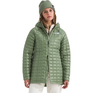 THE NORTH FACE Women’s Thermoball Hooded Parka (Standard & Plus Size) | High Loft Insulation, Wind & Water Resistant(Bark Mist)